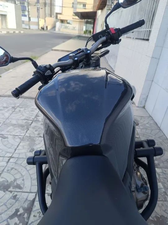 Honda CB 650R 2023 - Impecável - Foto 8