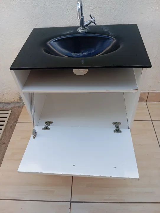 Gabinete para banheiro usado com cuba e torneira  - Foto 2
