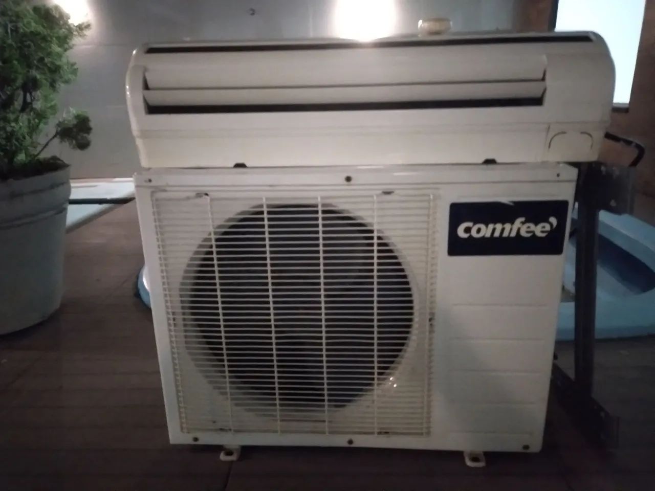 Ar 12 mil btus top.vendendo porque comprei inverter já está com gaz recolhido.