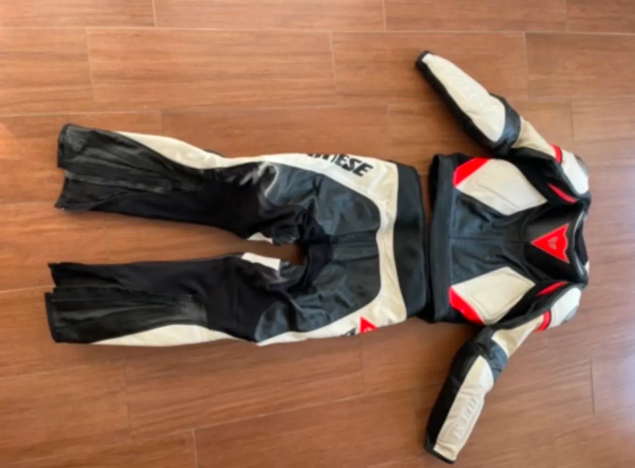 Macacão de Couro Dainese para Motociclista - Foto 3