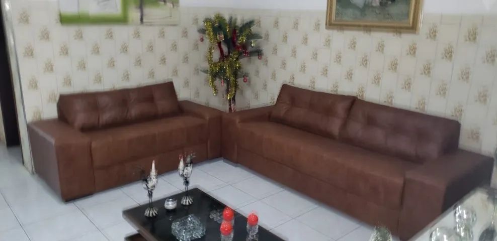 conjunto de estofado em couro legítimo de 02 e 03 lugares em perfeito estado!