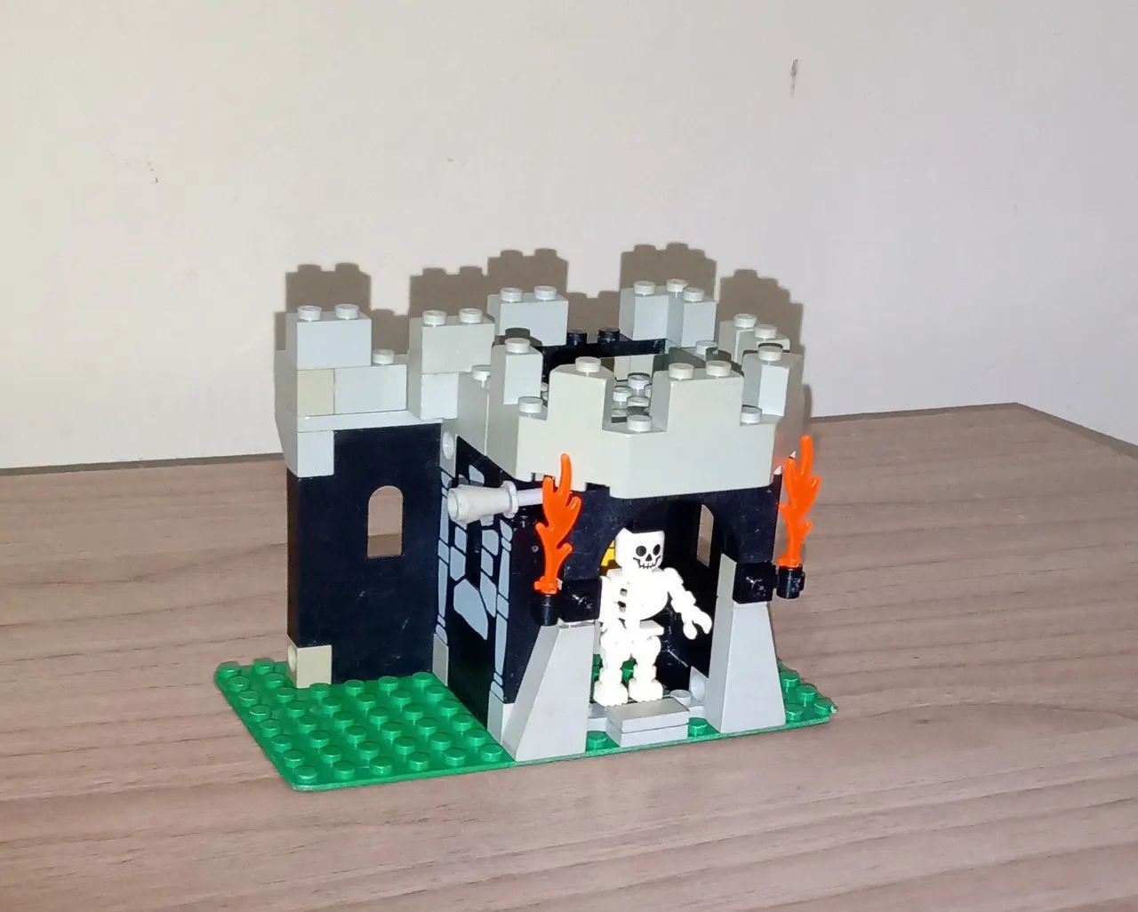 Castelo Lego Medieval com Esqueleto
