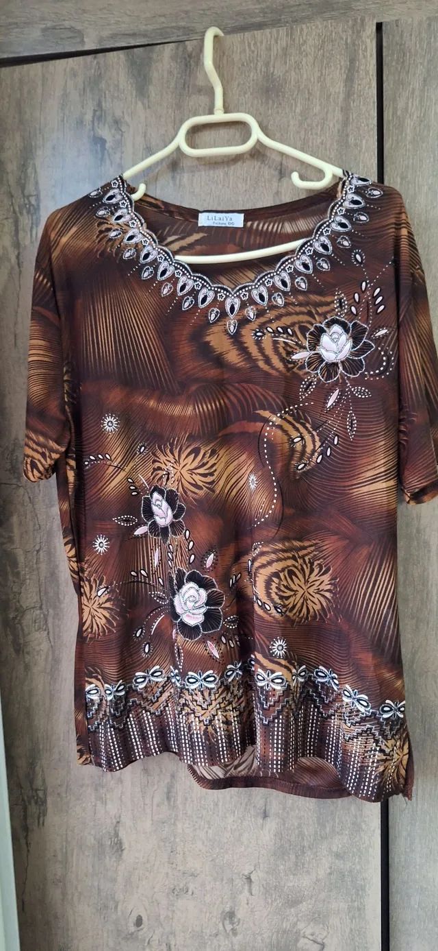 Blusas Plus Size Feminina semi novas - Foto 3