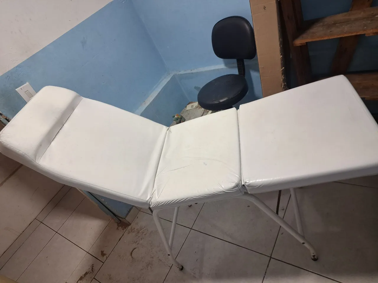 Maca Reclináveis + Mocho Para Procedimentos Estéticos
