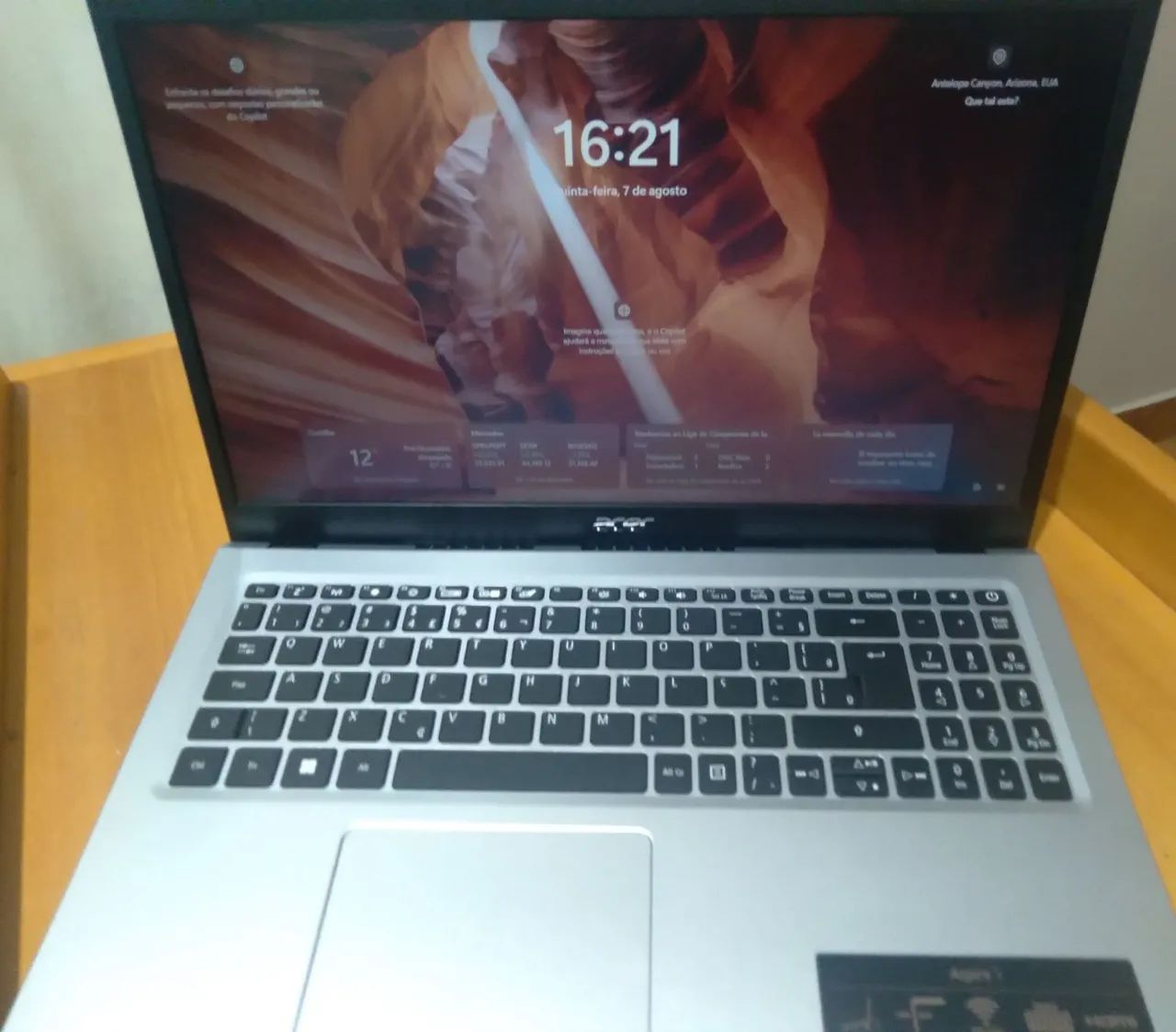 Notebook Acer - Desempenho e Elegância