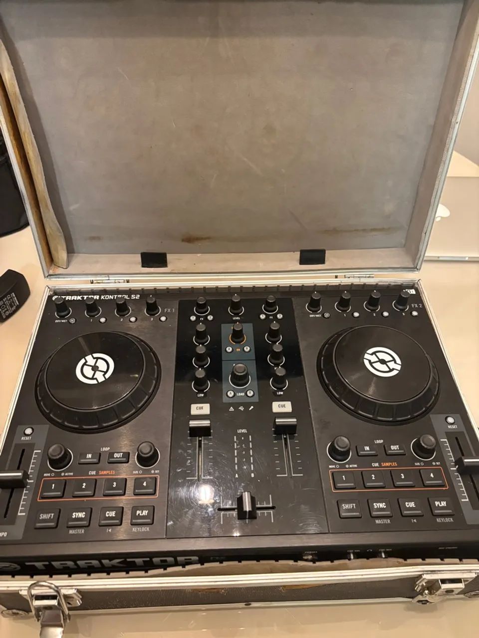 Controladora DJ Traktor S2 + MacBook Pro 11.1 - Foto 4