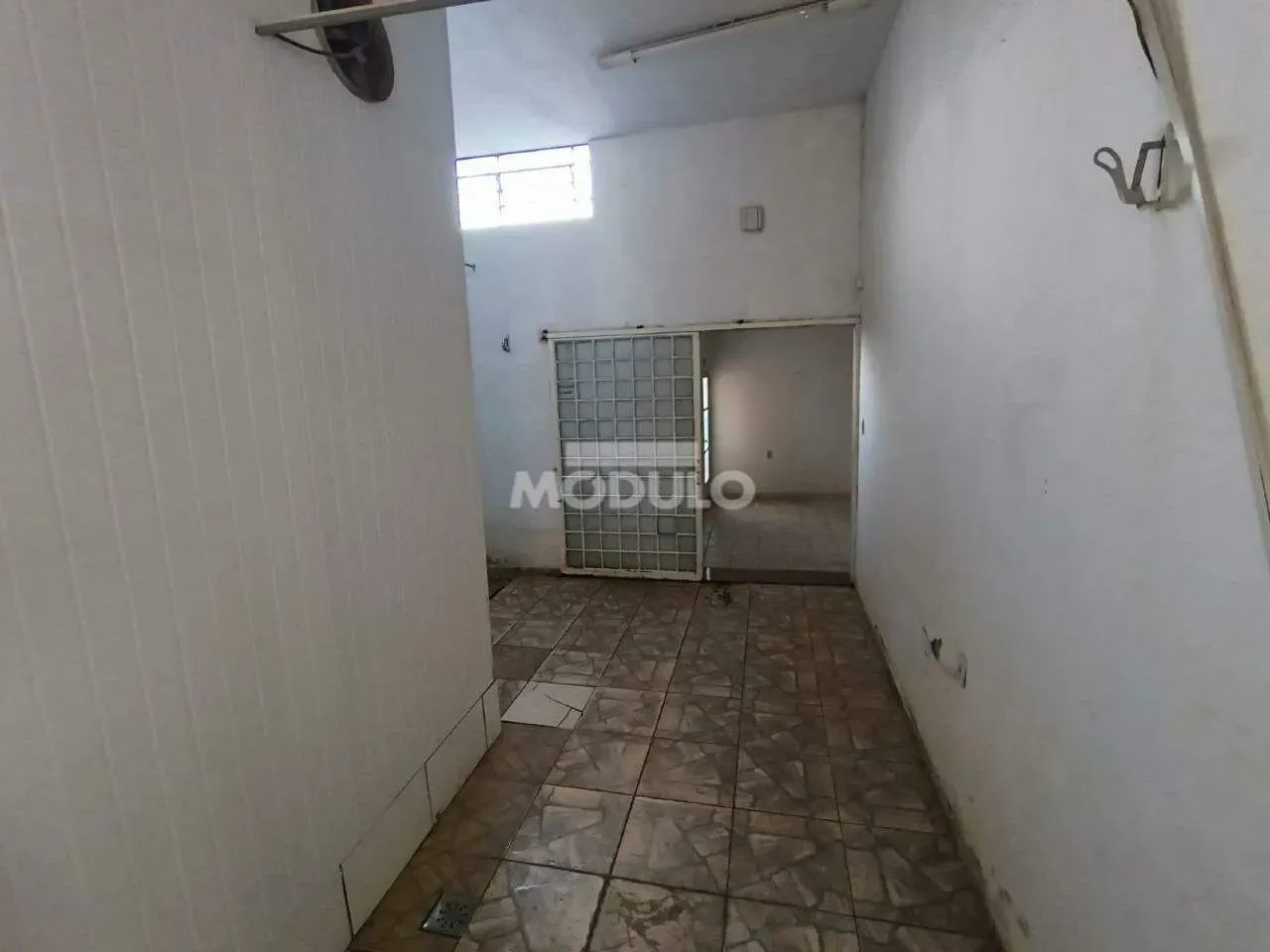 Galpão comercial para locação no bairro Pacaembu - Foto 3
