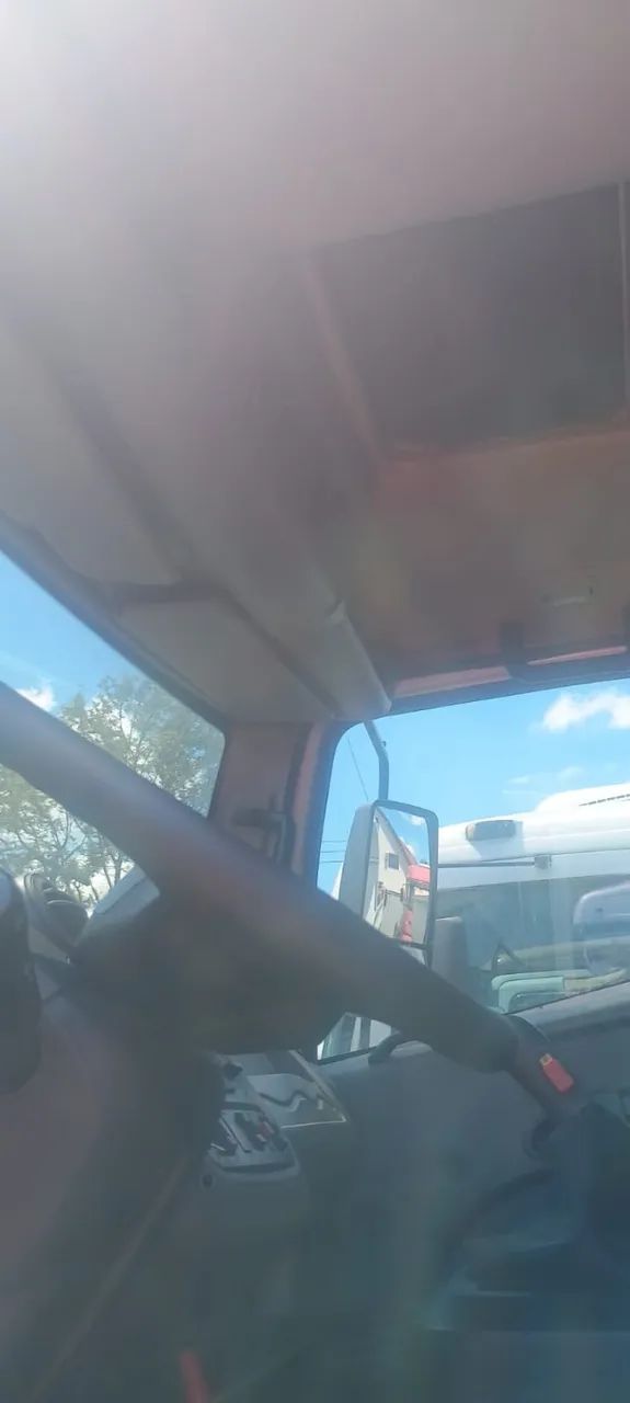 caminhão toco caçamba categoria especial com reduzida e cabine de fibra muito boa  - Foto 4