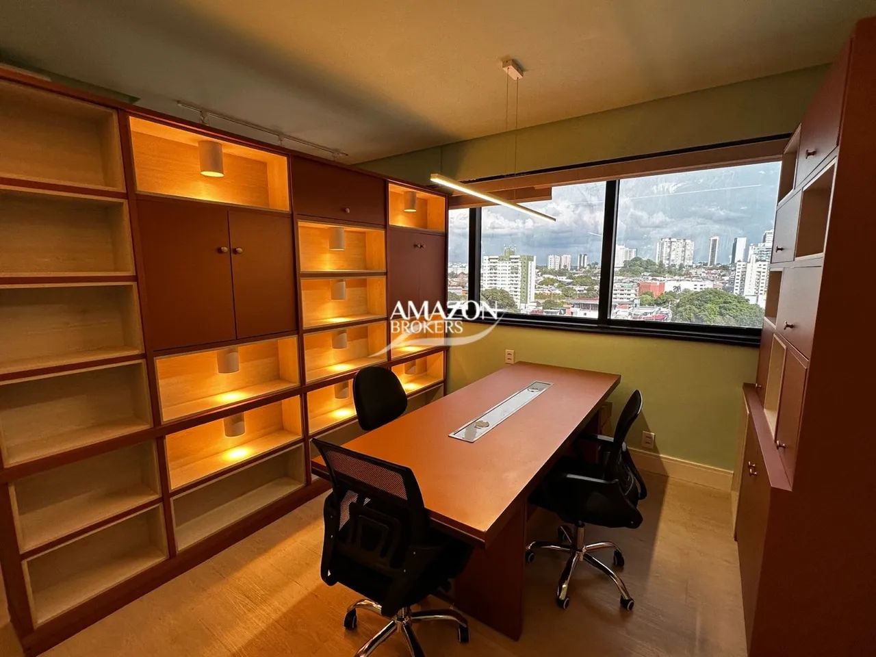 Edifício First Tower Vieiralves - 56 m2 - Sala comercial - Vendo