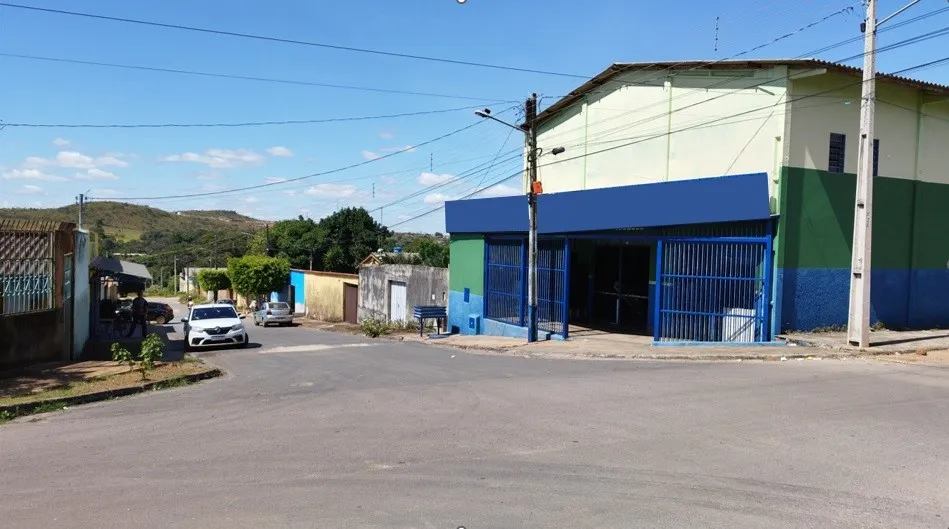 Galpão 300 m² Esquina 6 Metros Altura Lago Azul Novo Gama Goiás