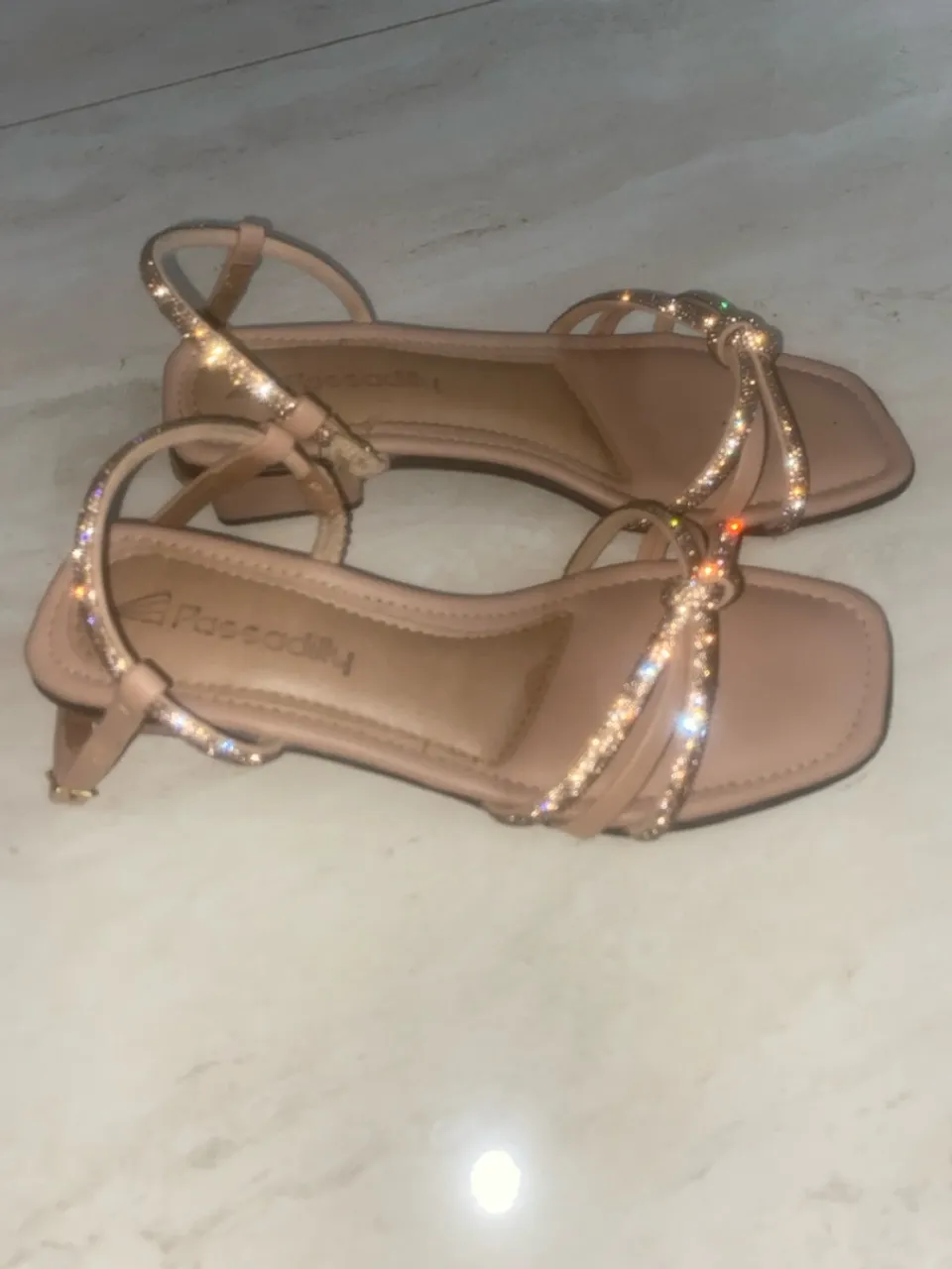 Sandálias Femininas Rosê com Strass - Elegância e Conforto!