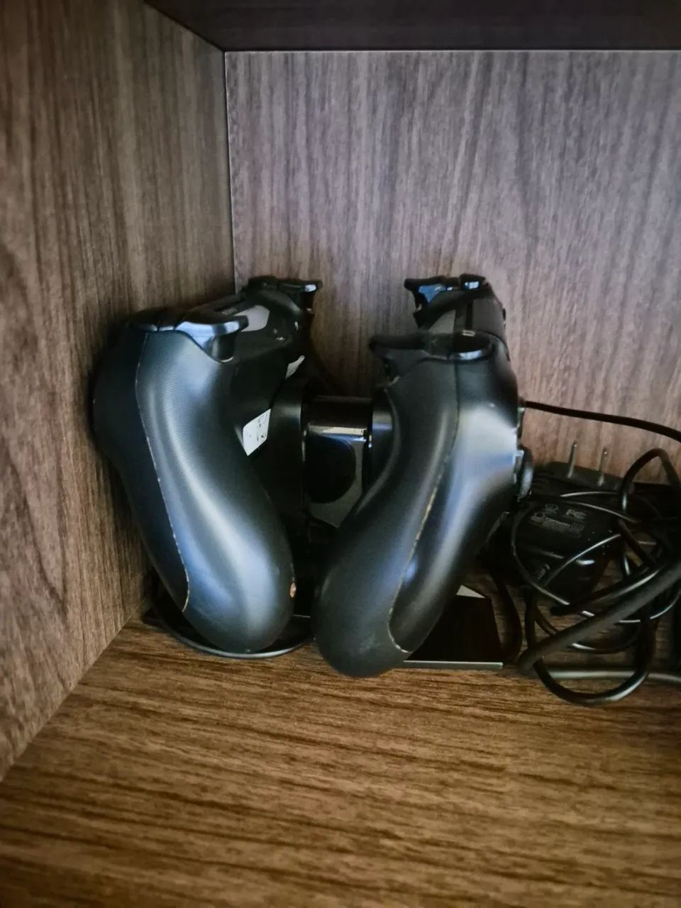 PS4 Slim 500GB com 3 controles e 4 jogos  - Foto 3