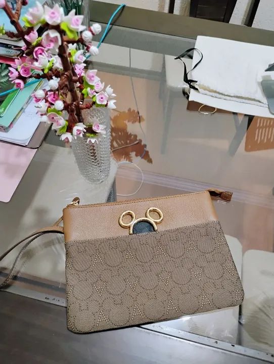 Bolsa Clutch Mickey Mouse Marrom Arezzo