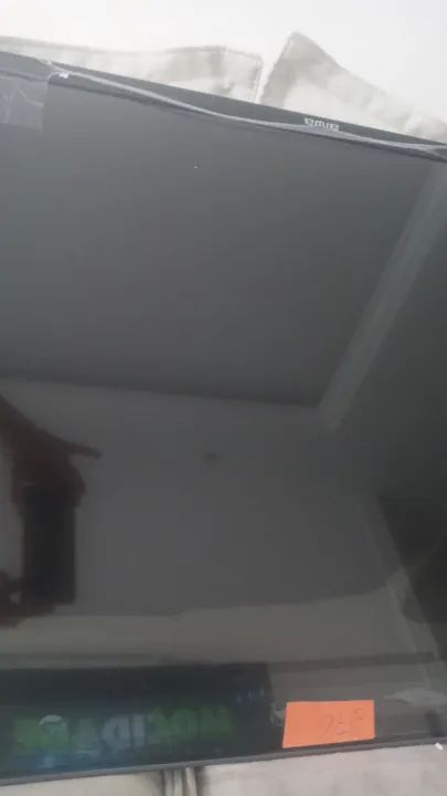 vendo tv 43.  R$300.  NA CAIXA TELA RACHADA  - Foto 3