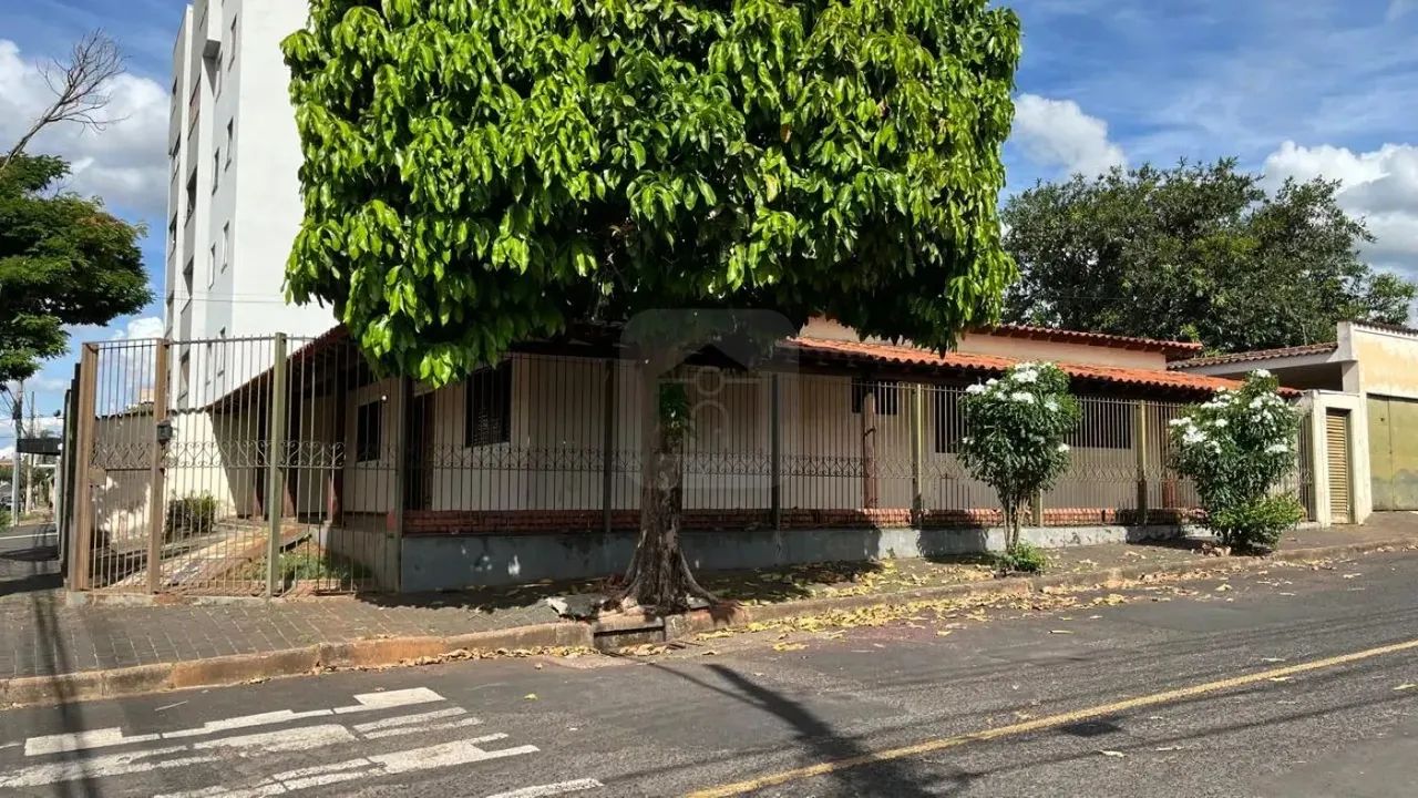 Casa Para Venda No Bairro Segismundo Pereira