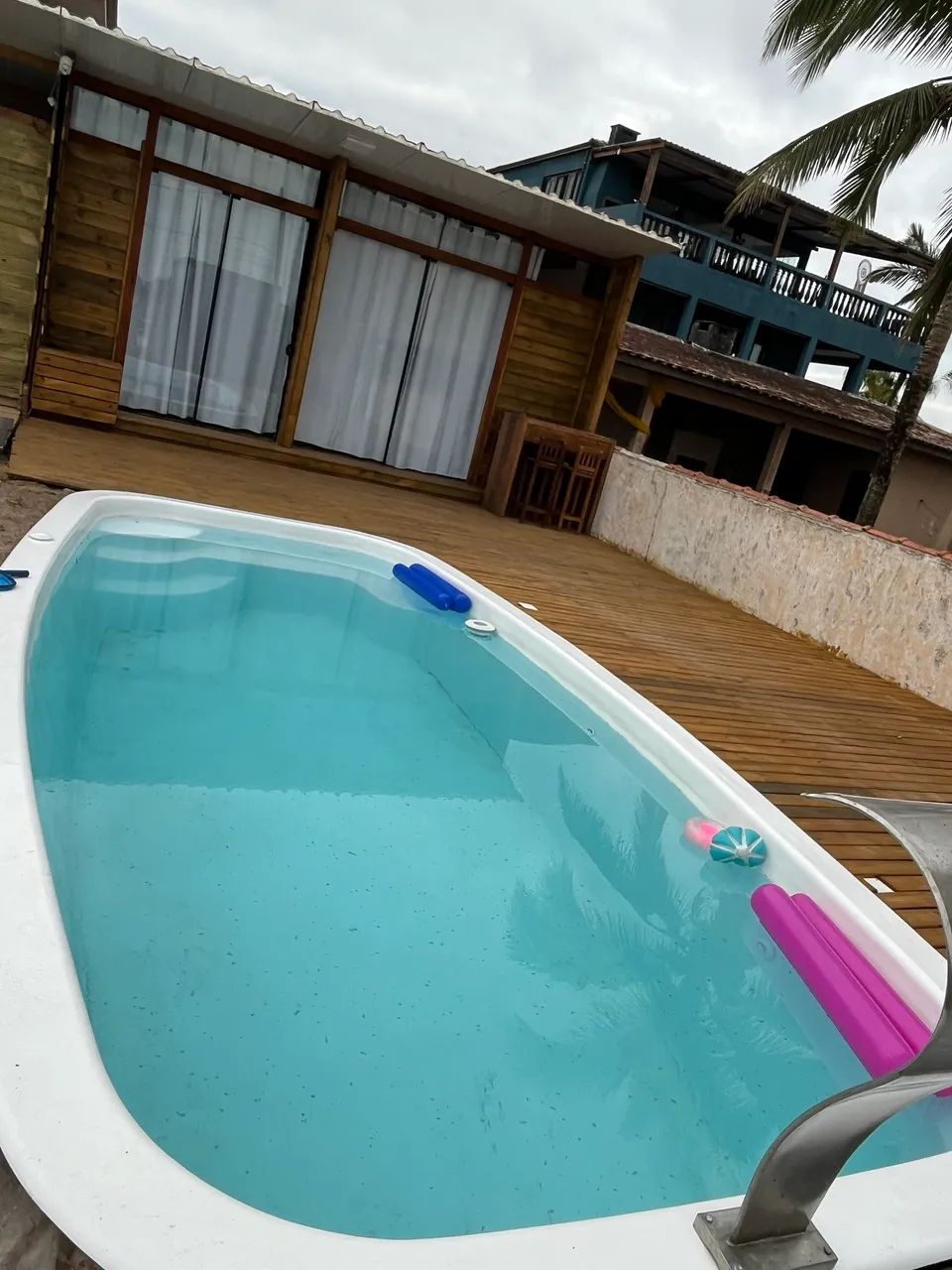 Casa frente mar com piscina em Praia de Leste