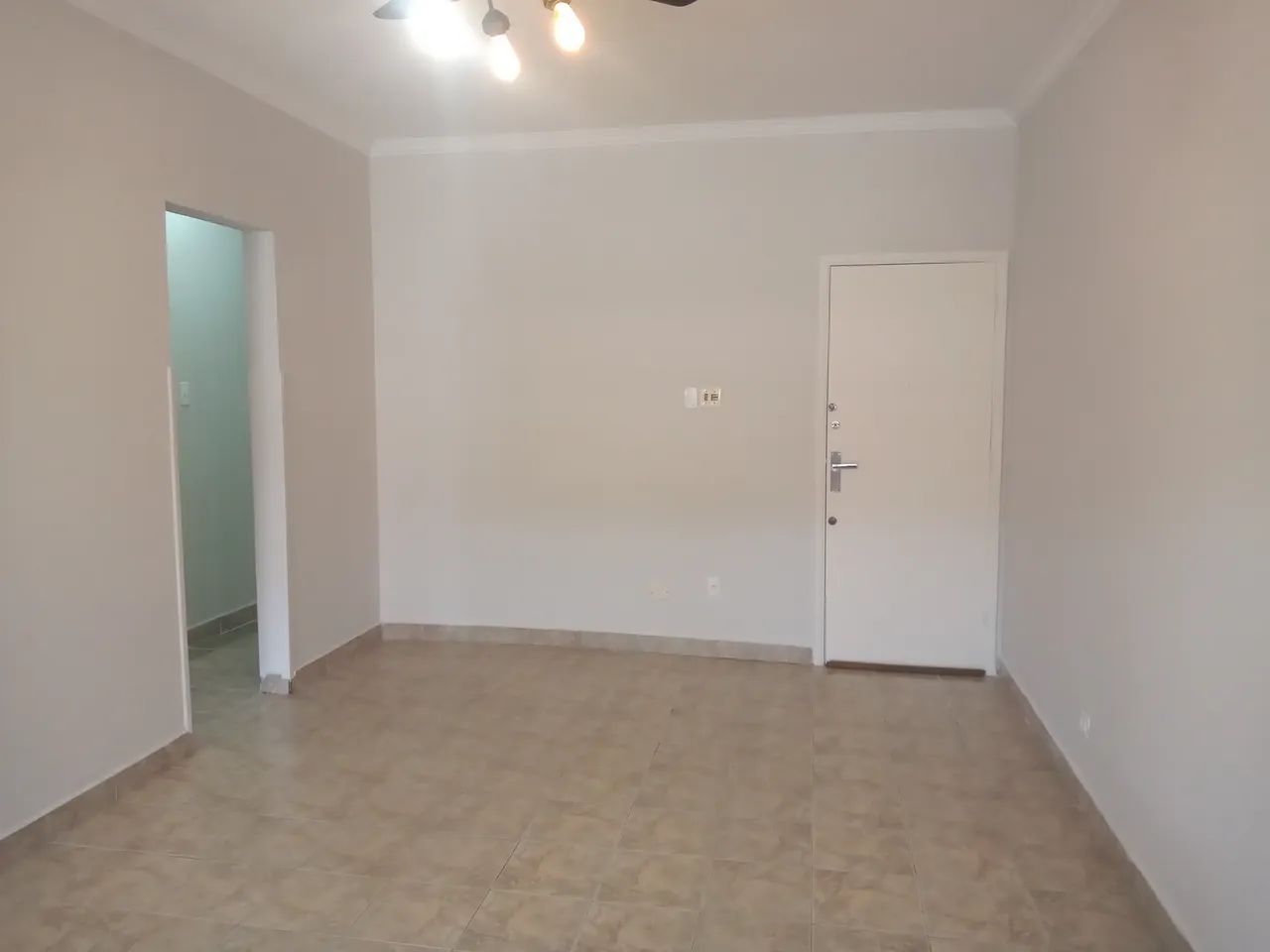 Imóvel para aluguel possui 85 metros quadrados com 3 quartos no Campo Grande - Santos - SP