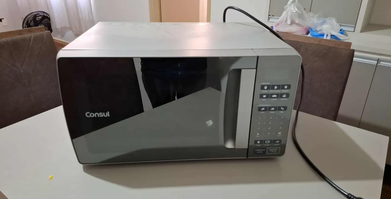 Microondas inox moderno com garantia de 3 meses