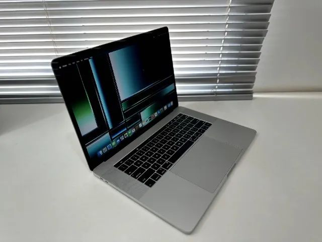 MACBOOK PRO CINZA, 32 GB, 1 TB, CORE i9, 15.4 POLEGADAS, TOUCH BAR E IMPRESSÃO DIGITAL - Foto 2