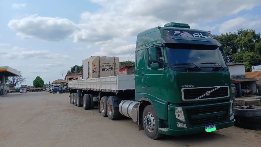 CONJUNTO: VOLVO FH 440 E CARRRETA FACCHINI 4 EIXOS 
