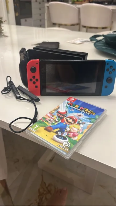 Nintendo Switch com Jogo Mario + Rabbids: Kingdom Battle