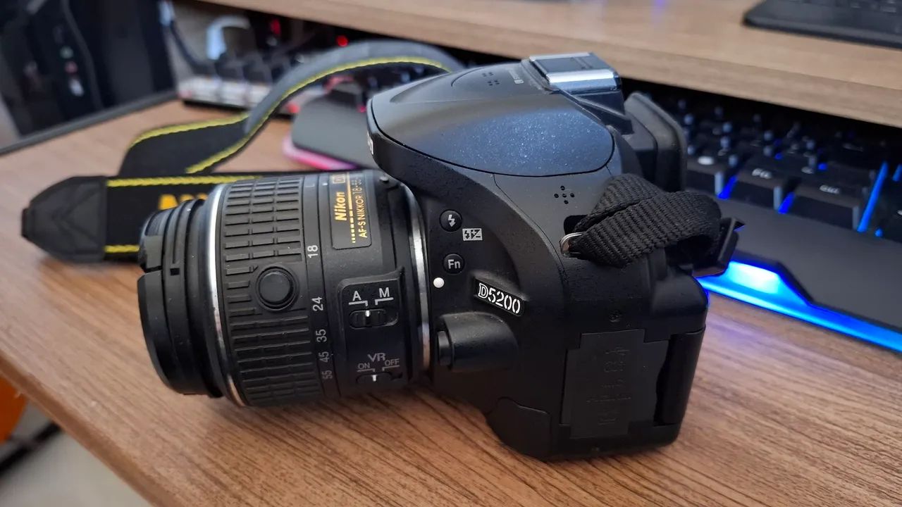 Câmera Nikkon D5200 + lente 18-55mm