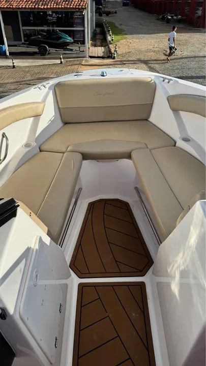 Lancha Ventura 230 com Motor Yamaha 250Hp 4 tempos 2024 - Foto 6