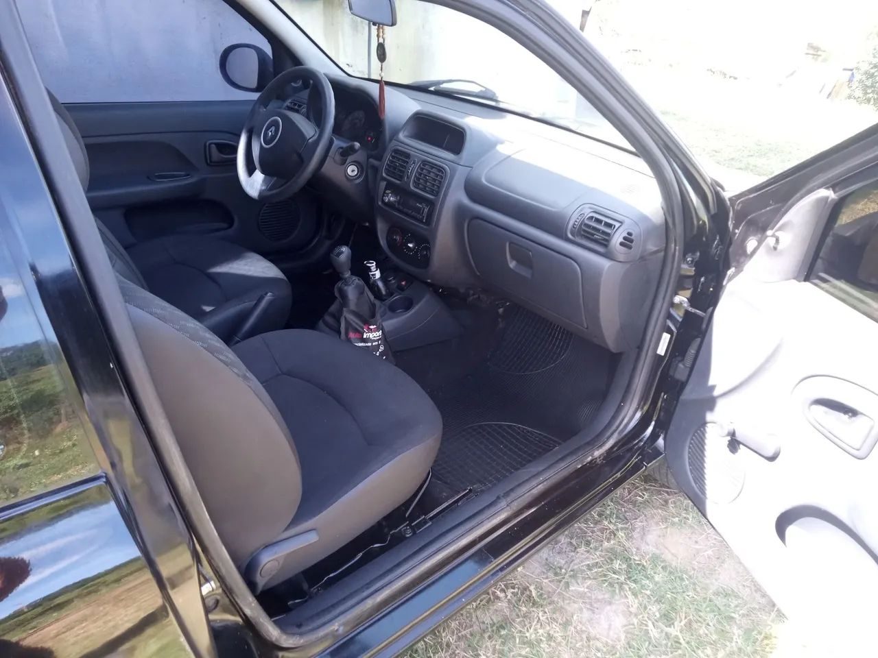 Clio 2015 baixo km segundo dono ,aceito troca maior valor,acima de 2016 - Foto 2