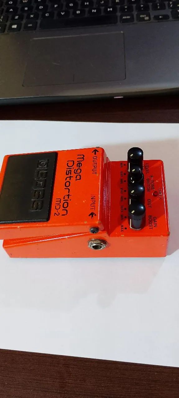 Pedal para guitarra Boss Mega Distortion MD-2 - Foto 2