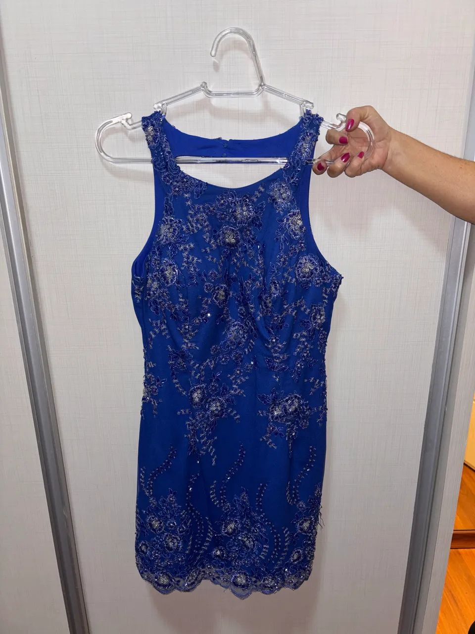 VESTIDO AZUL ROYAL PEDRARIA
