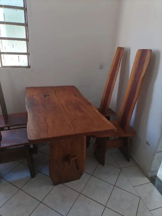 Mesa de madeira trabalhada  - Foto 4