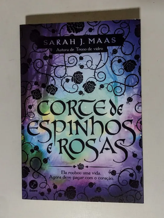 Corte de Espinhos e Rosas - Sarah J. Maas