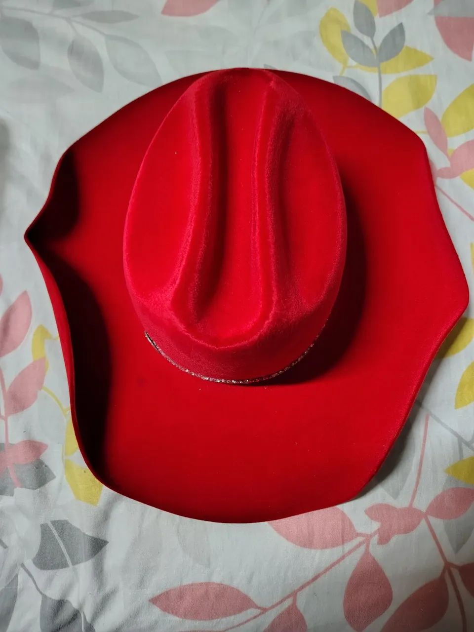 Chapéu de Cowboy Vermelho com Cascalhos - Foto 2