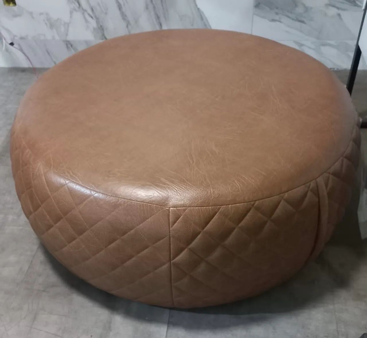 Puff em couro 