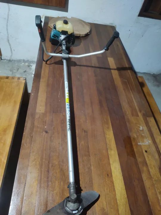 Roçadeira a gasolina Makita 412u- ótima para trabalhos pesados - Foto 2