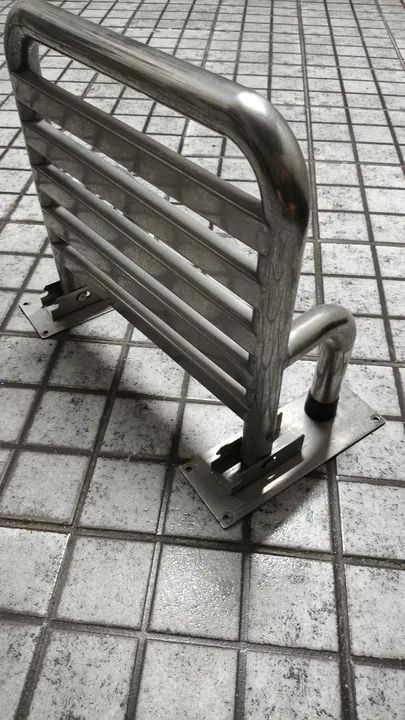 Banco articulado inox para banheiro  - Foto 2