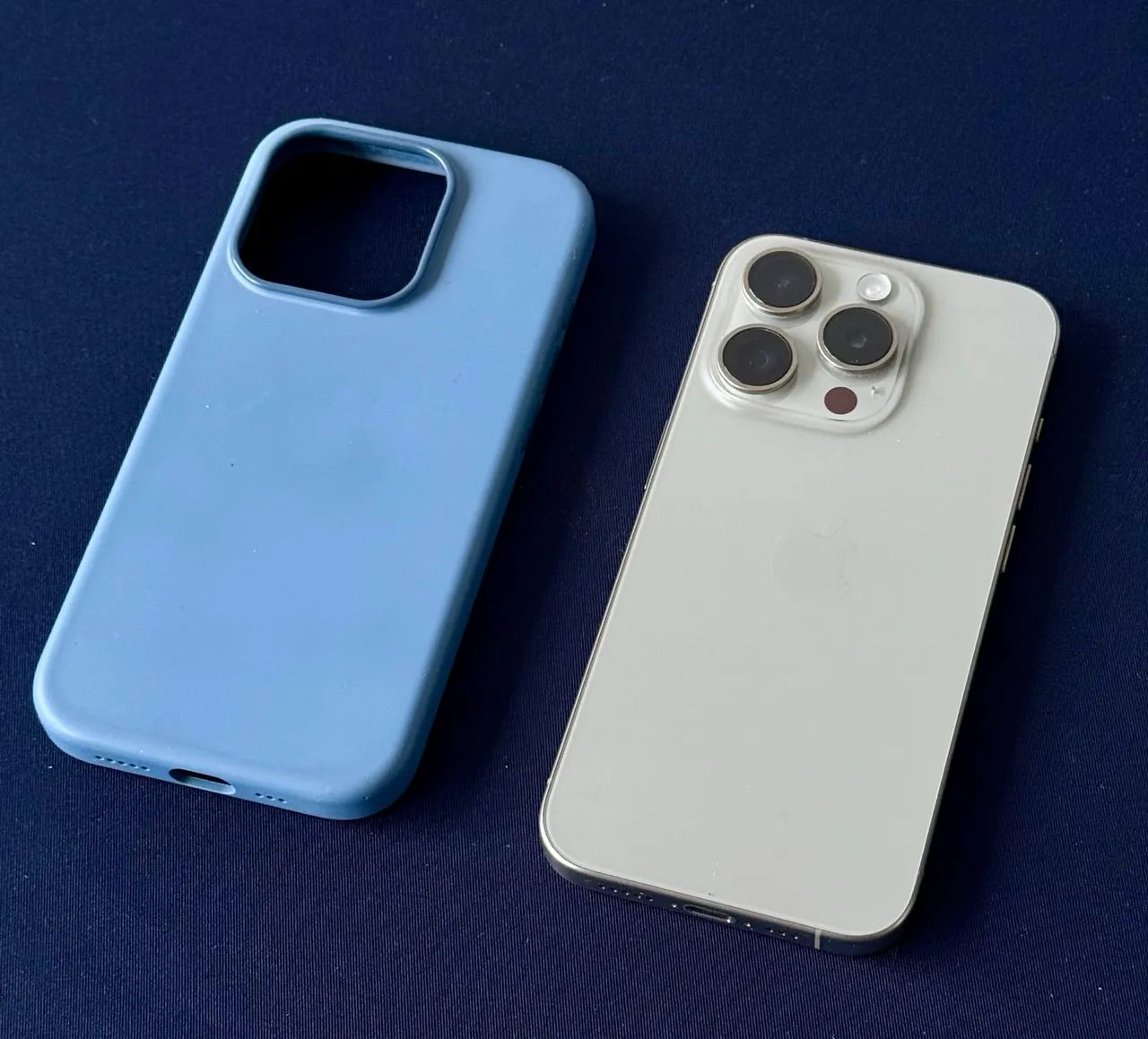 IPHONE 15 PRO 256GB (chip físico) + CASE ORIGINAL - ACEITO TROCAS