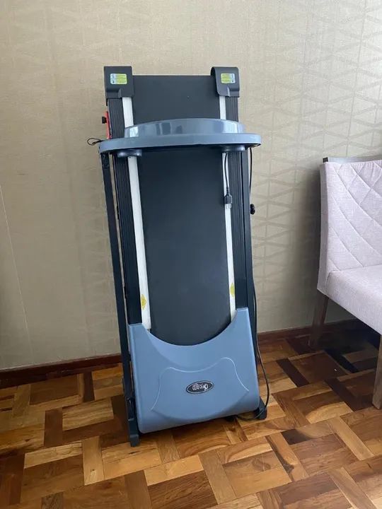  Esteira Dream Fitness Dobrável - Semi-nova, Acompanha Óleo Lubrificante! - Foto 3