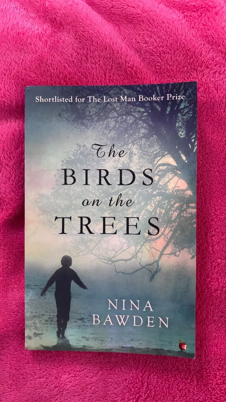 Book - The Birds on the trees (English)