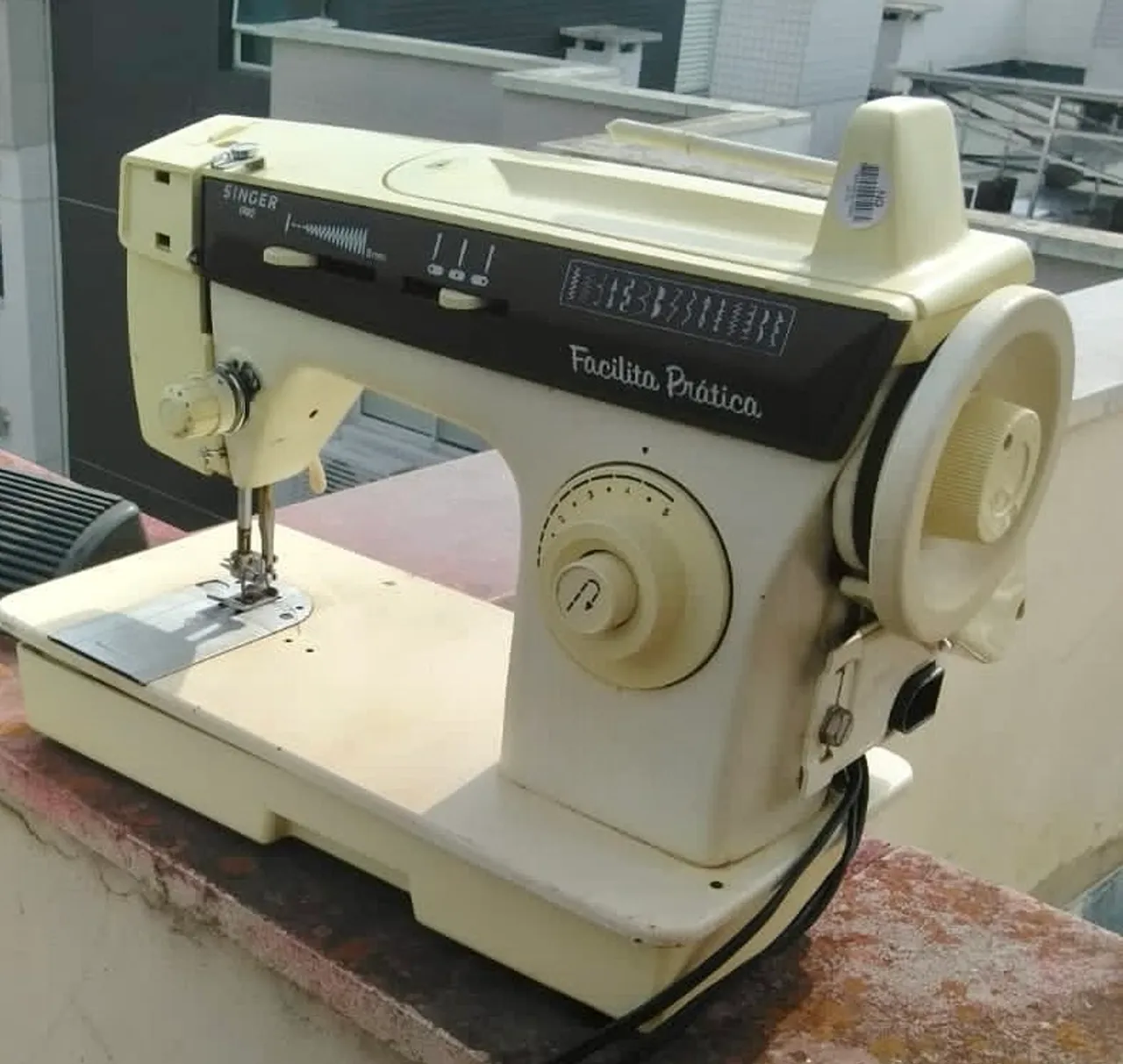 Máquina de Costura Singer Facilita Prática