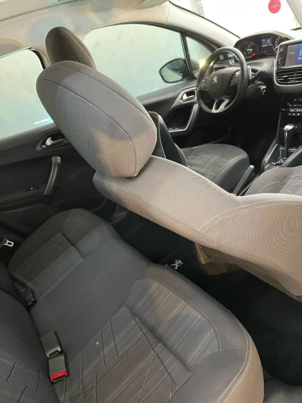 PEUGEOT 208 GRIFFE 1.6 - 2014 à venda! - Foto 3