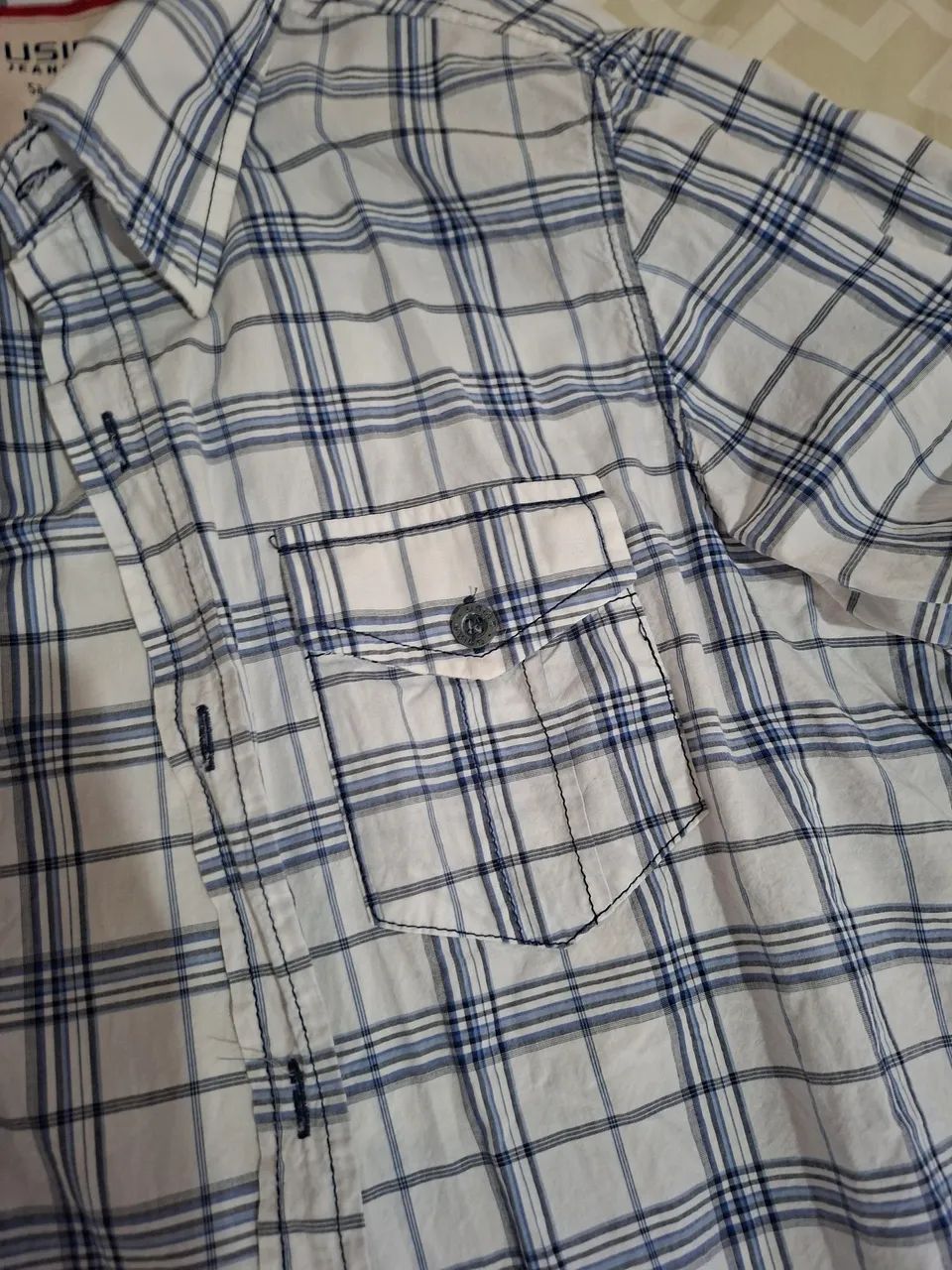 Camisa social listrada branca azul - Foto 3