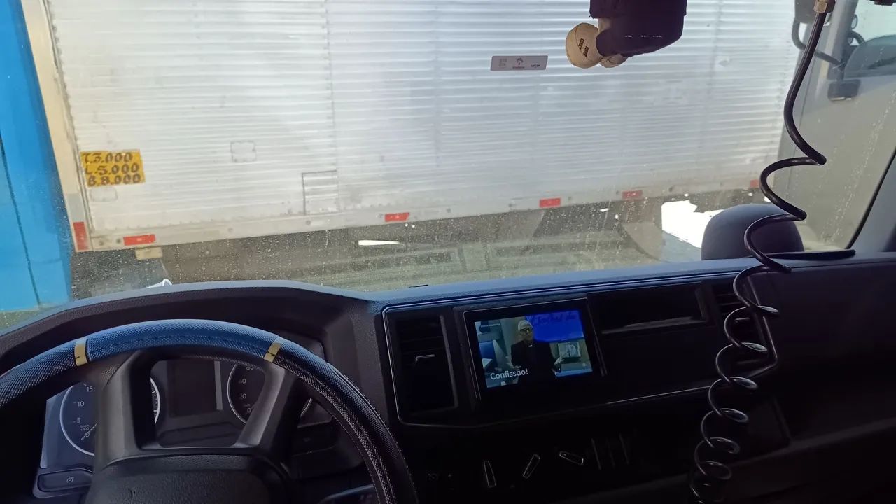 Caminhão Baú 2021. Excelente Estado - Foto 3