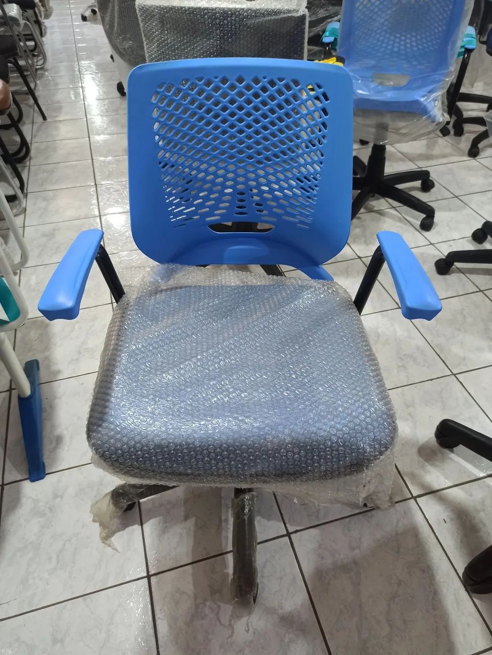 Cadeira giratória 30% de desconto 