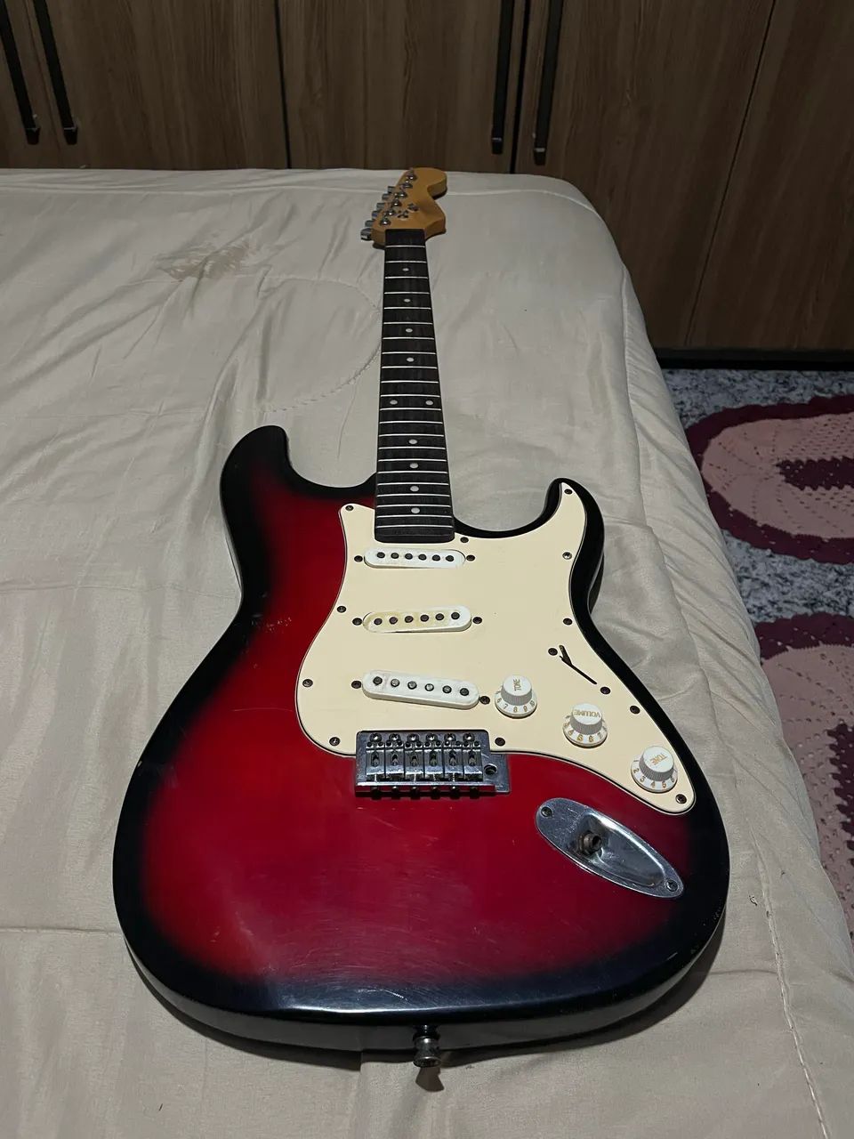 GUITARRA STRATOCASTER - Foto 3