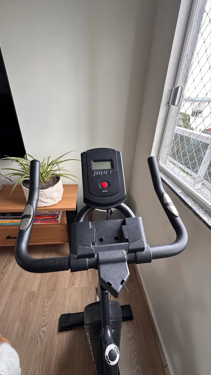 Bicicleta ergométrica seminova - Foto 2