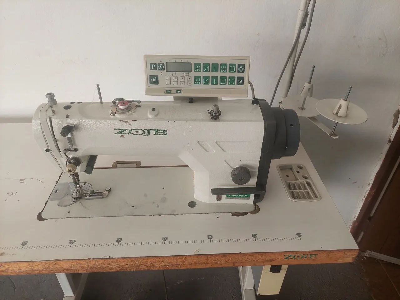 Máquina de Costura Industrial ZOJE - Foto 2