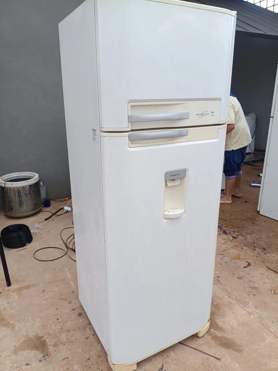 Vendo geladeira 