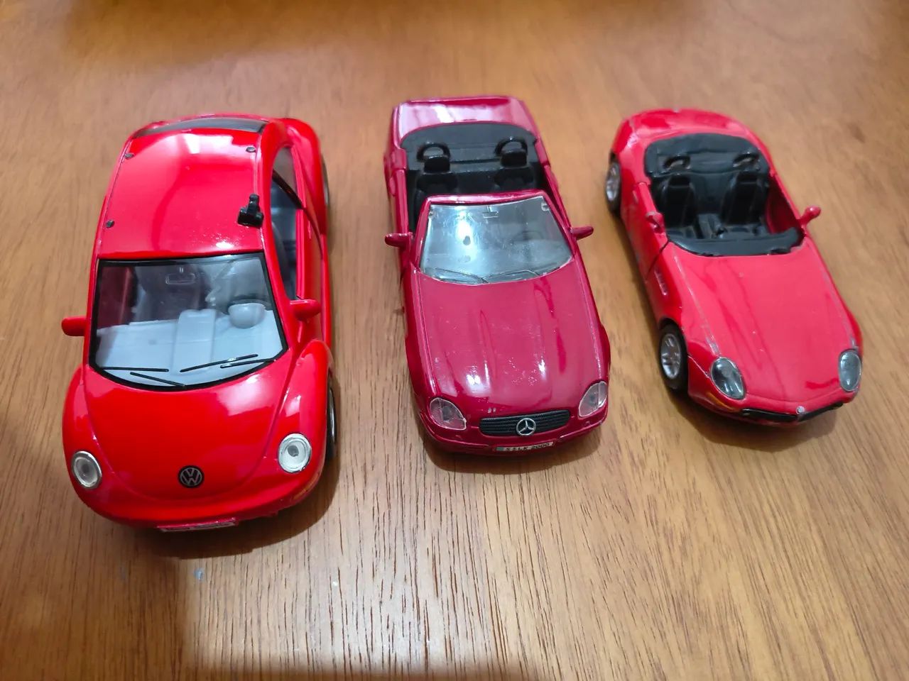 Lote 3 miniaturas/carrinhos de brinquedo Maisto e Kinsmart