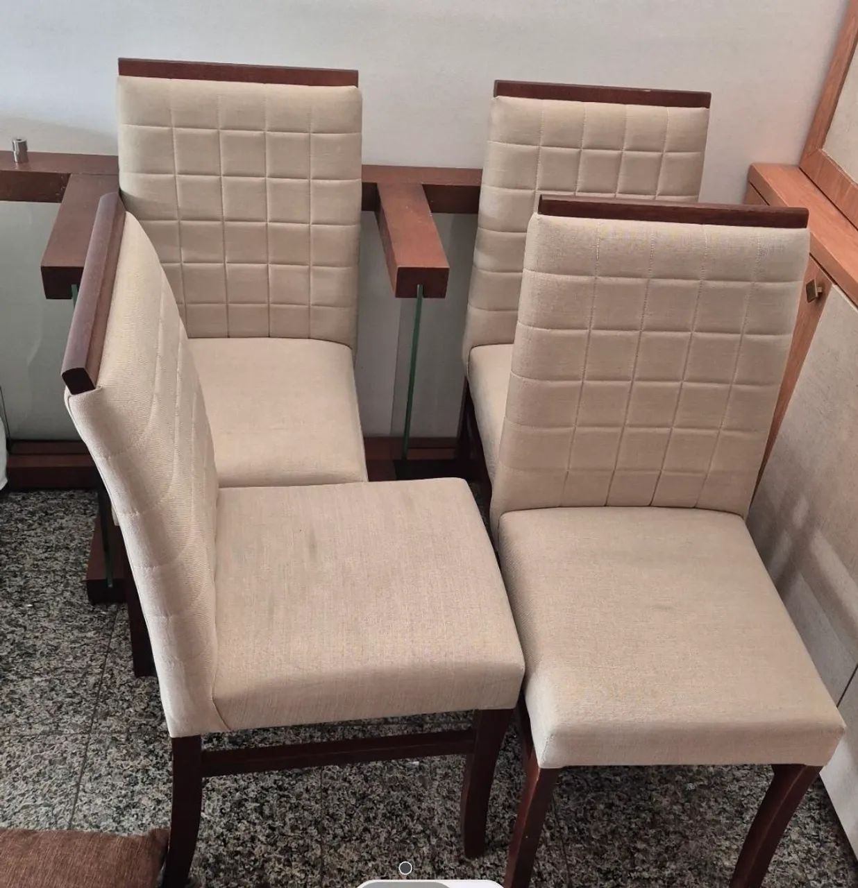 Vendo 4  Cadeiras de Madeira Maciça e Linho da Loja Carrocel - Foto 2